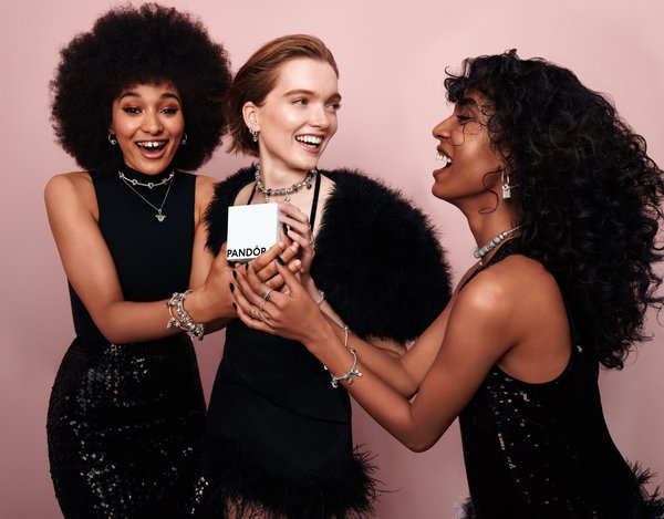 Pandora Launches New Holiday Campaign: LOVES, UNBOXED